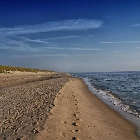 Knus 100m Het بيت للعطل *